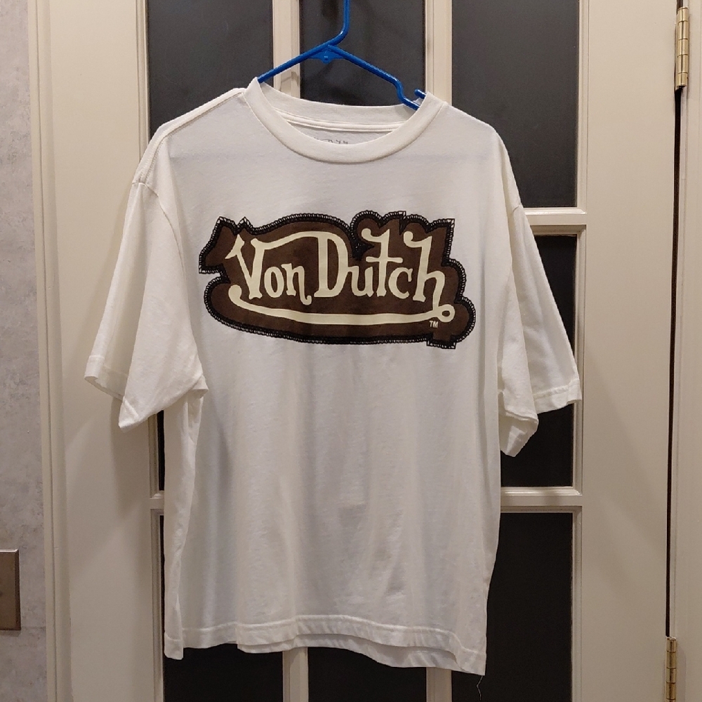 "Von Dutch" NWOT! Unisex, Cream T-Shirt with Brown Logo. Perfect Condition....